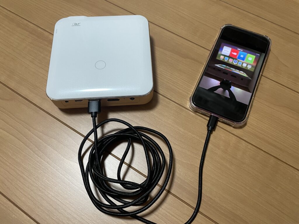 カベーニPRO2でスマホを充電